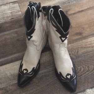 Never worn Code west ladies cowboy boots